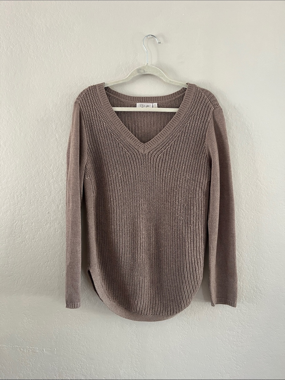 RD Style V-Neck Sweater in Taupe